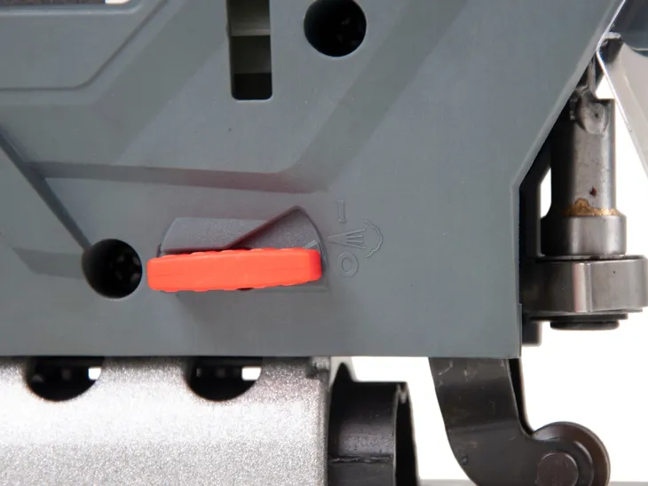 graphite-58g067-wyrzynarka-650w-mocowanie-brzeszczotu-chwyt-typu-t