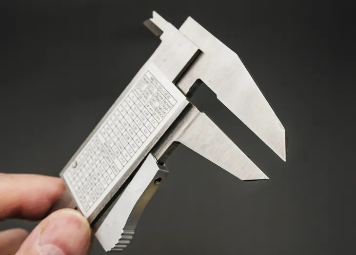 suwmiarka-analogowa-richmann-150-mm-waga-z-opakowaniem-0-3-kg