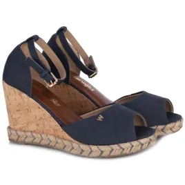 sandaly-damskie-na-koturnie-wrangler-20261086-29y-dress-blues-r-36