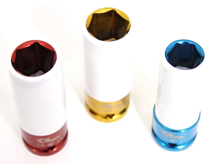 corona-c4001-marka-richmann-waga-z-opakowaniem-0-85-kg