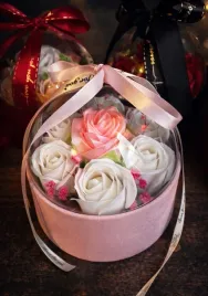 flowerbox-kwiaty-mydlane-bukiet-kwiatow-w-pudelku-flower-box-roze