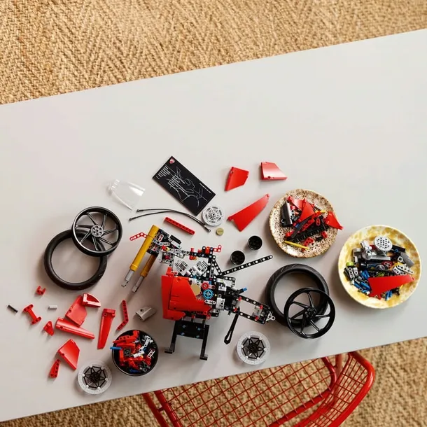 lego-technic-motocykl-ducati-panigale-v4-s