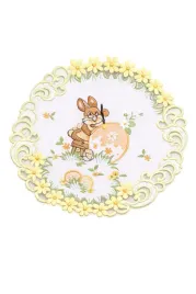 serwetka-wielkanocna-z-kurczaczkami-do-koszyka-haftowana