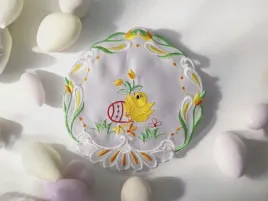 serwetka-do-koszyczka-wielkanoc-30cm-biala-zajaczek-haft