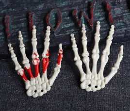 dekoracja-na-halloween-dlon-szkieletora
