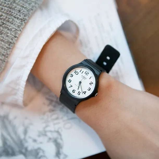 casio-zegarek-meski-mq-24-7b2-ksztalt-koperty-okragla