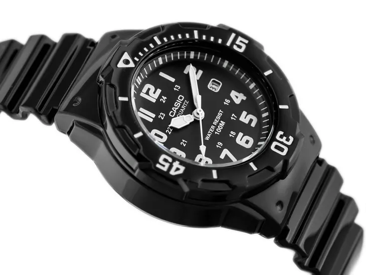 zegarek-casio-lrw-200h-1bvdf-material-koperty-tworzywo-sztuczne