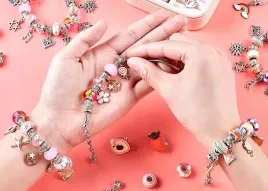 zestaw-do-robienia-bransoletek-charms-koraliki-szkatulka