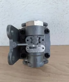 zawor-szybkiego-odpowietrzania-wabco-9735000510