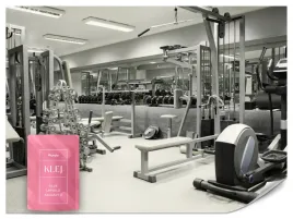 fototapeta-scienna-silownia-sprzet-sportowy-klub-fitness-efekt-3d-300x210