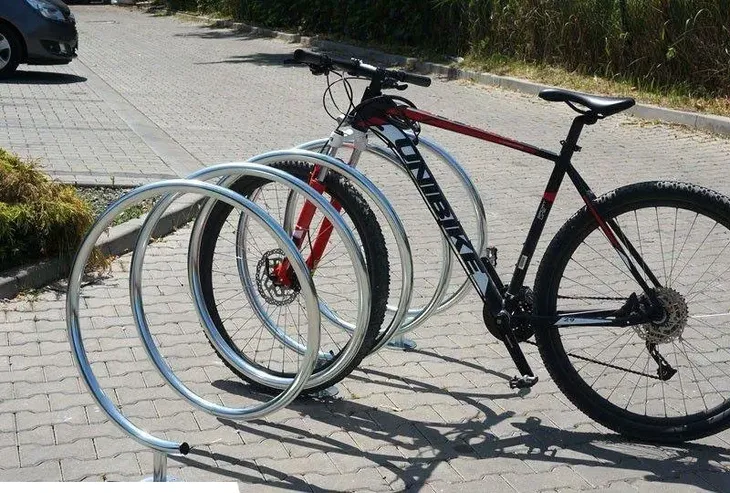 stojak-rowerowy-snake-150cm-rodzaj-brak-informacji