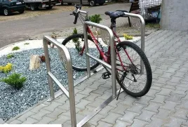 stojak-u-16-z-poprzecza-i-tabliczka-parking-modulowy-3