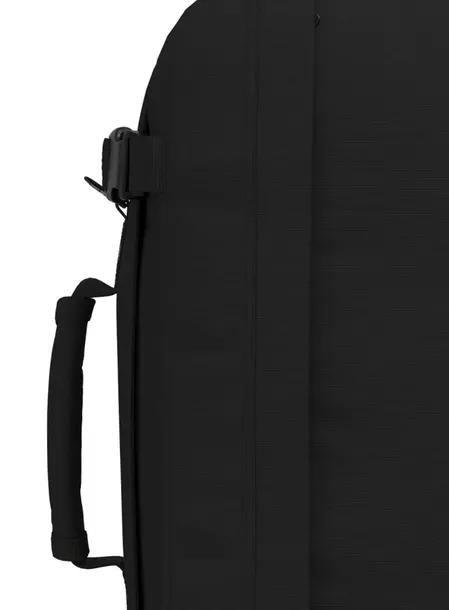 plecak-torba-kabinowka-cabinzero-36-l-absolute-black-zapiecie-zamek