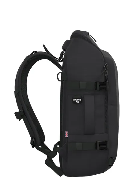 plecak-torba-podreczna-cabinzero-adv-32-l-absolute-black-cechy-dodatkowe-na-zamek