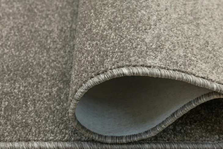 dywan-do-salonu-sypialni-modny-miekki-dynasty-cacao-na-filcu-350x400-cm-kolor-bezowy-odcienie-szarosci-grubosc-9-mm-kod-produktu-w-dynasty-92-cacao