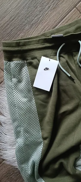 nowe-spodnie-dresowe-nike-fason-bojowki