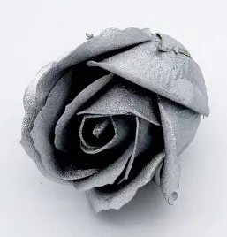 silver-srebrna-roza-mydlana-sztuka