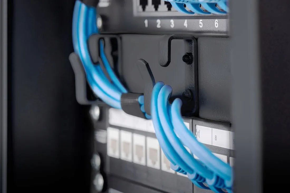 digitus-organizator-kablowy-10
