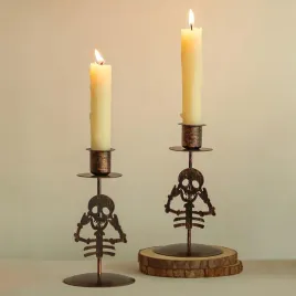 swieczniki-metalowe-dekoracyjne-na-swiece-stozkowe-halloween-czaszka-2szt