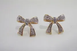 kolczyki-klipsy-z-zawieszka-w-ksztalcie-kokardy