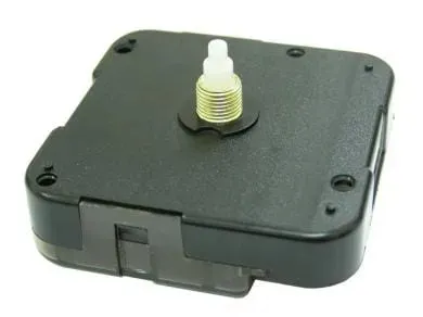 zegar-scienny-lustrzana-elegancja-marka-kornik