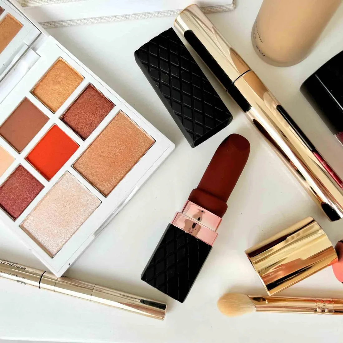 amour-discreet-lipstick-vibrator-stan-nowy