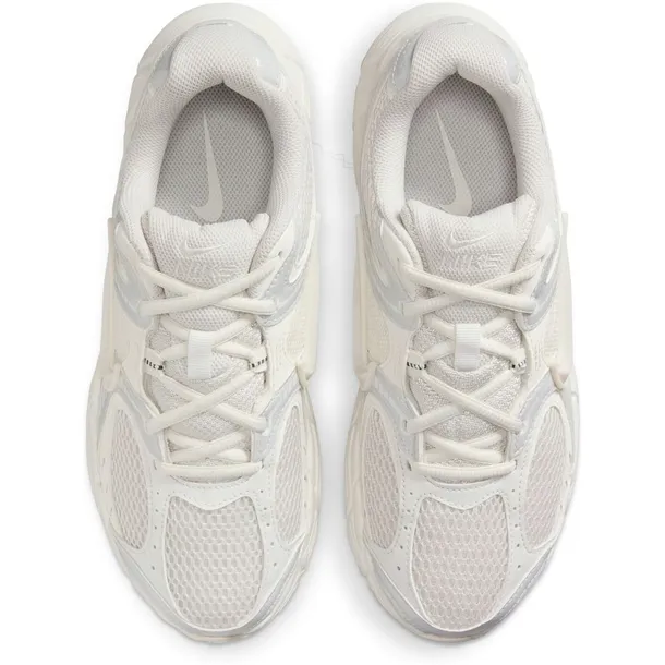 iq0276030-marka-nike