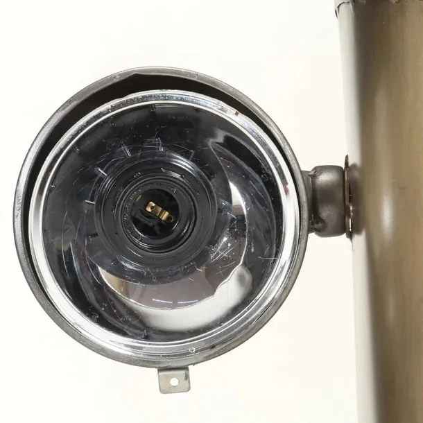lampa-scienna-inspirowana-traktorem-zelazo-stan-nowy