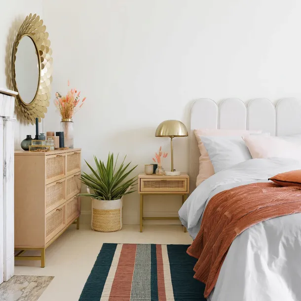 szeroka-komoda-rayo-rattan-material-drewno