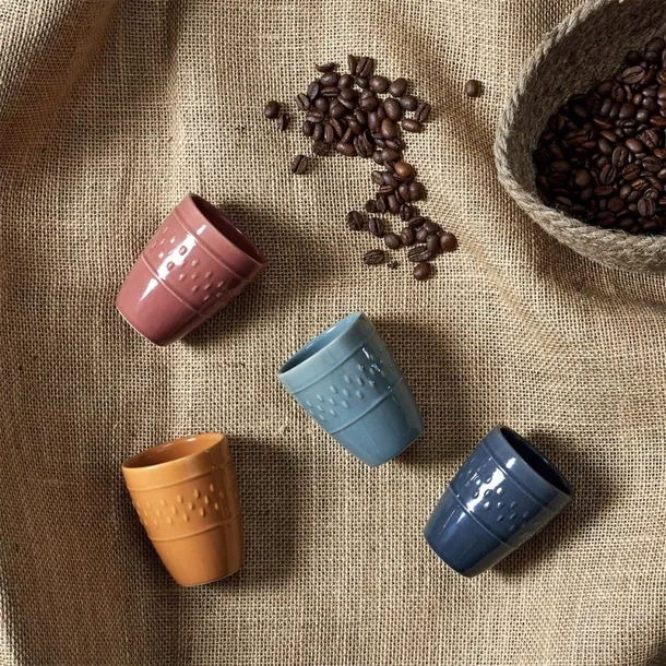 kubek-do-espresso-queso-100ml-czerwony-material-wykonania-ceramika