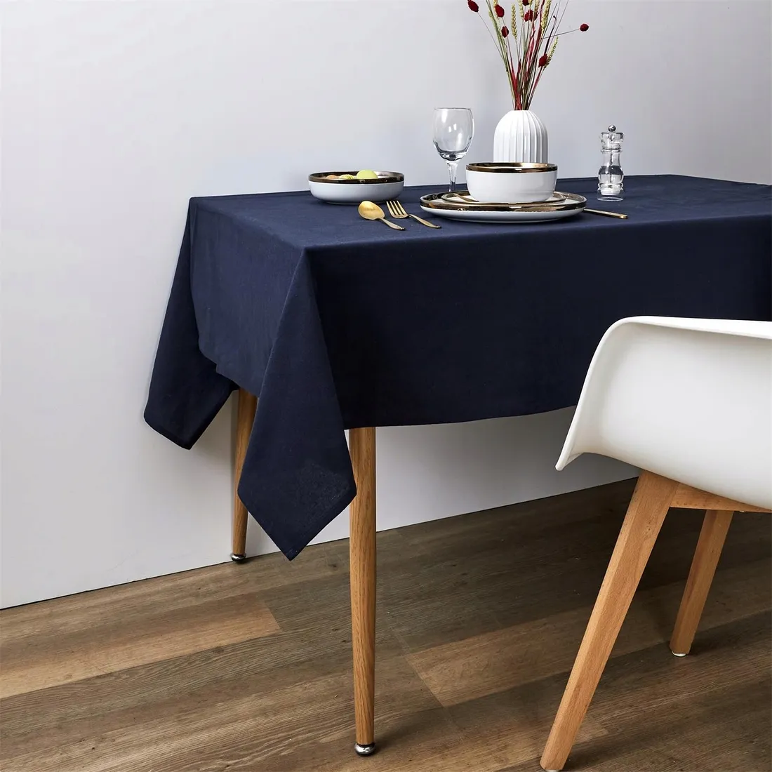 obrus-flow-granatowy-140x250-cm