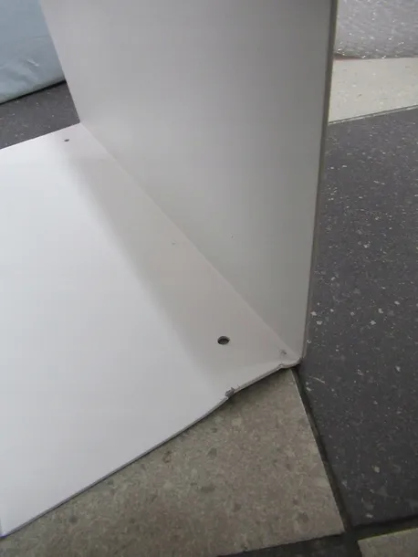 polka-joliet-biala-s-stan-nowy-material-metal