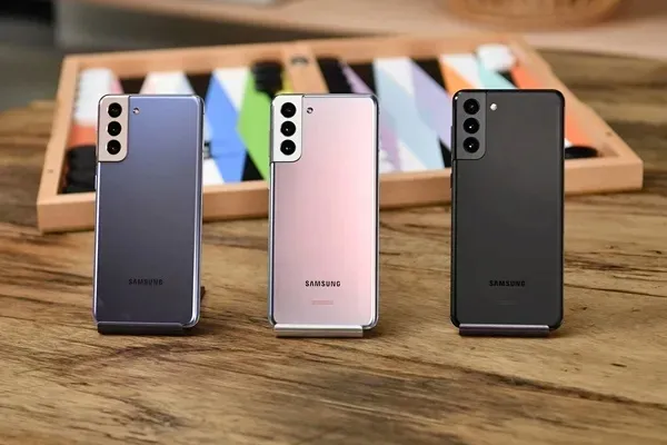 smartfon-samsung-galaxy-s21-5g-128gb-outlet