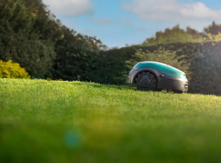 robot-koszacy-kosiarka-robomow-rt700-zakres-regulacji-wysokosci-koszenia-1-5-6-cm