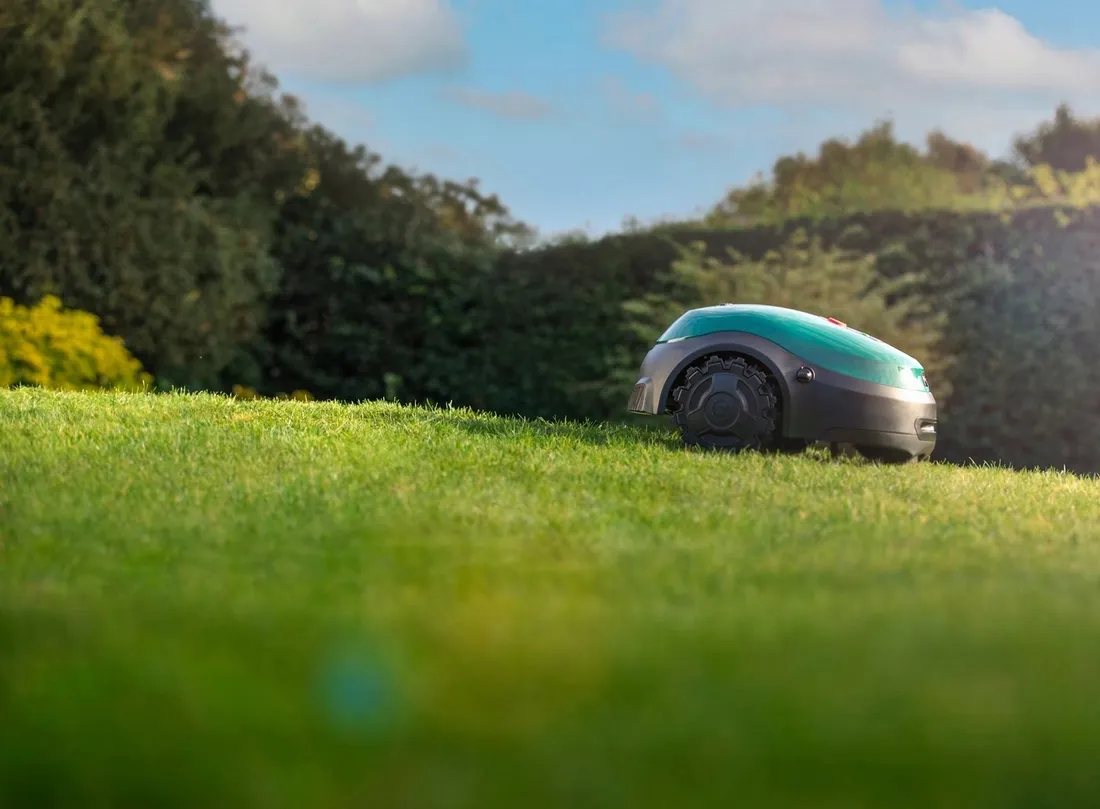 robot-koszacy-kosiarka-robomow-rt700