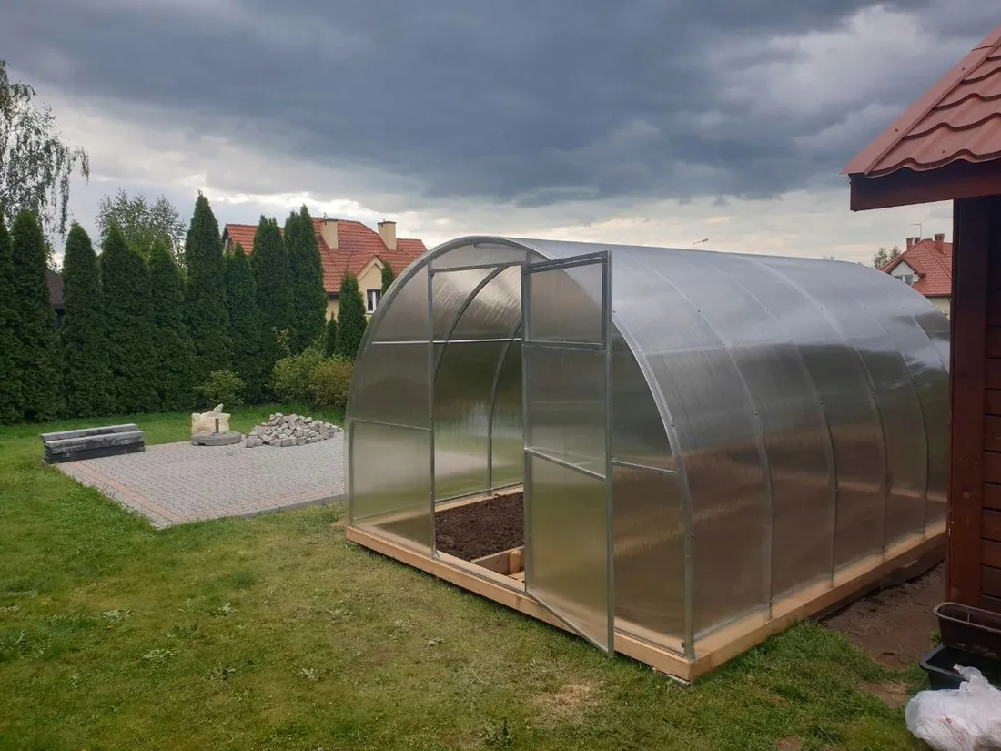 szklarnia-z-poliweglanu-tunel-ogrodowy-3x2-m-profile-20x20-poliweglan-3mm-stan-nowy