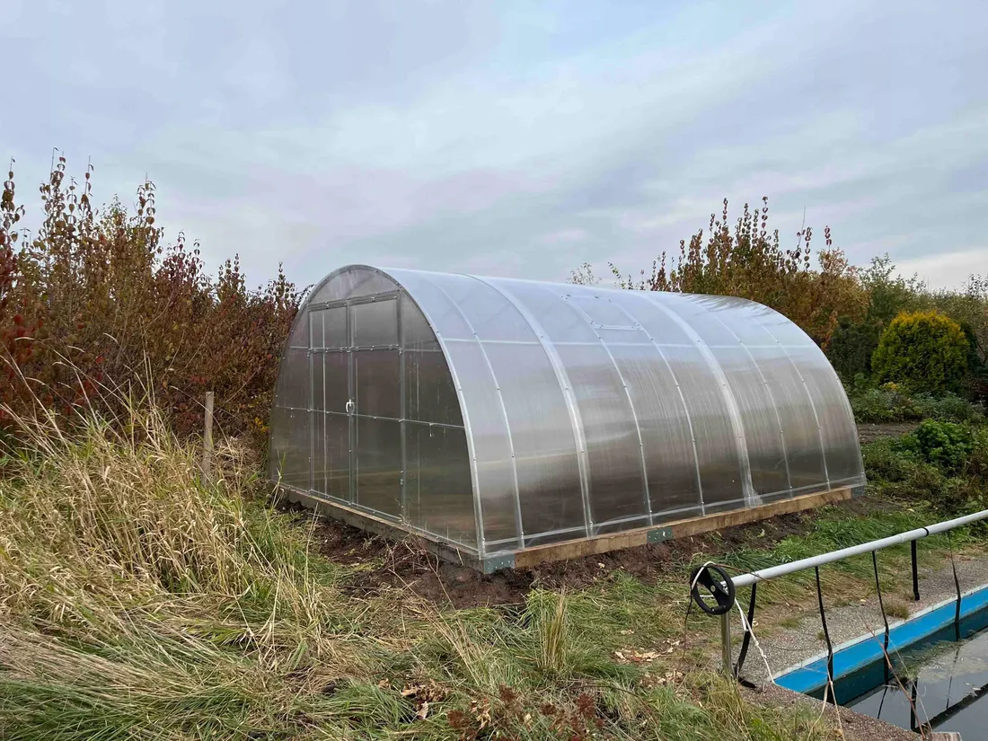 szklarnia-z-poliweglanu-tunel-ogrodowy-4x2-m-profile-40x20-poliweglan-5mm