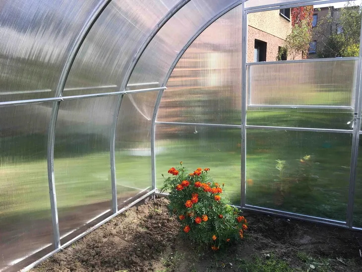 szklarnia-z-poliweglanu-tunel-ogrodowy-3x2-m-profile-20x40-poliweglan-5mm-kod-producenta-tunel3x2-20x40-5mm