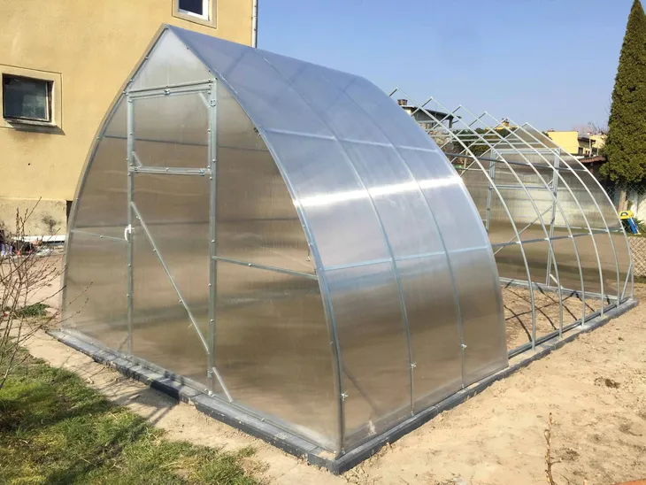 szklarnia-z-poliweglanu-kropla-31x12-m-profile-20x20-poliweglan-6mm-wysokosc-produktu-230-cm