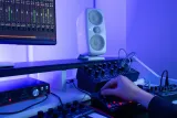 ik-multimedia-iloud-mtm-mkii-pair-white