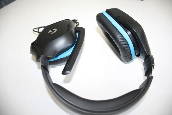 sluchawki-nauszne-logitech-g432-mikrofon-tak