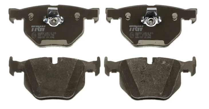 trw-klocki-hamulcowe-bmw-tyl-e60-61-03-strona-zabudowy-tyl