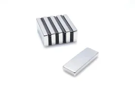 magnes-neodymowy-40x15x5-n38-plytka-udzwig-110-kg-mocne-magnesy-10-sztuk