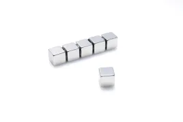 magnes-neodymowy-10x10x10-n38-plytka-udzwig-456-kg-komplet-25-sztuk