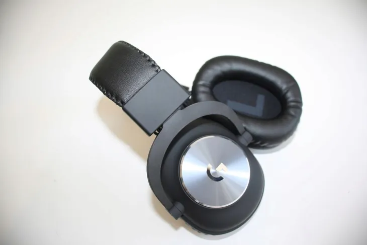 sluchawki-gamingowe-logitech-g-pro-x-czarne-mikrofon-tlumienie-halasu-rodzaj-sluchawek-nauszne