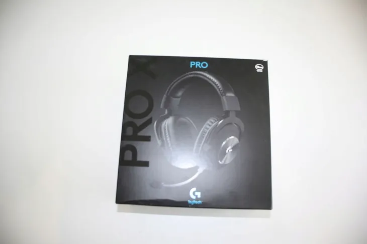 sluchawki-gamingowe-logitech-g-pro-x-czarne-mikrofon-tlumienie-halasu-mikrofon-tak