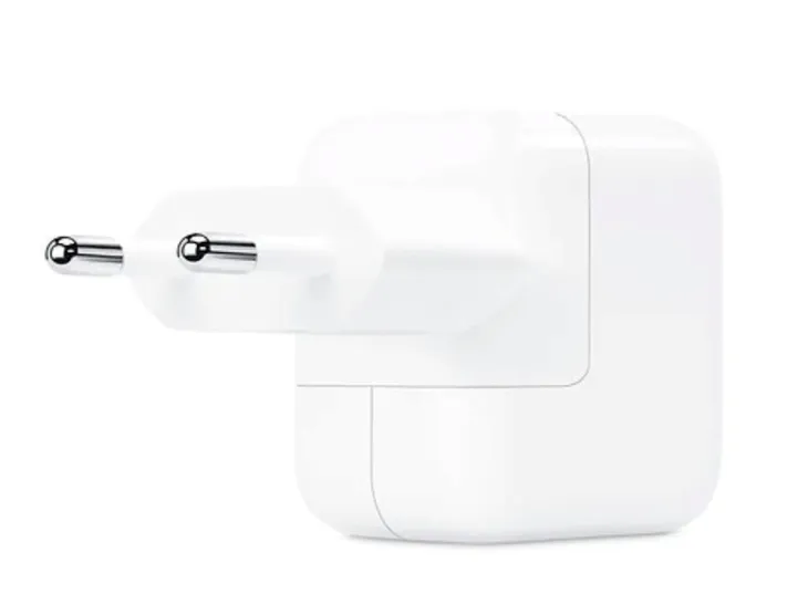 zasilacz-usb-12w-ladowarka-ipad-iphone-kolor-bialy
