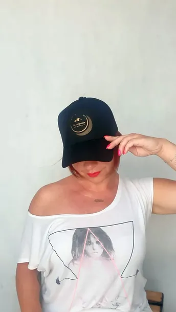 czapka-trucker-plec-kobieta