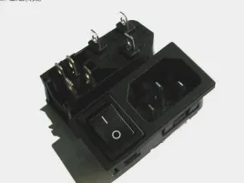 gniazdo-230v-ac-z-wylacznikem-meskie-iec