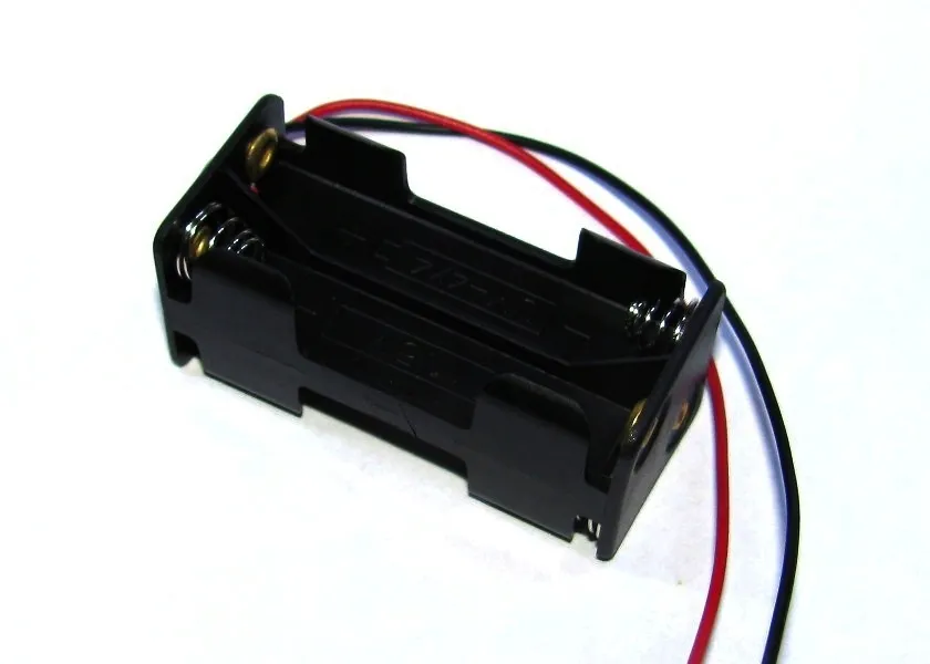 koszyk-baterii-r03x4-kwadratowy-kable